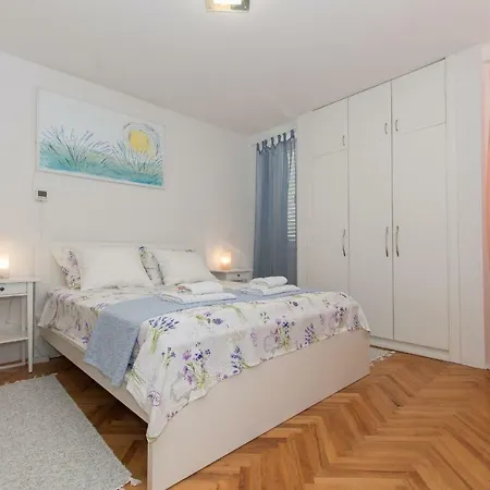 Summer Makarska * מאקרסקה